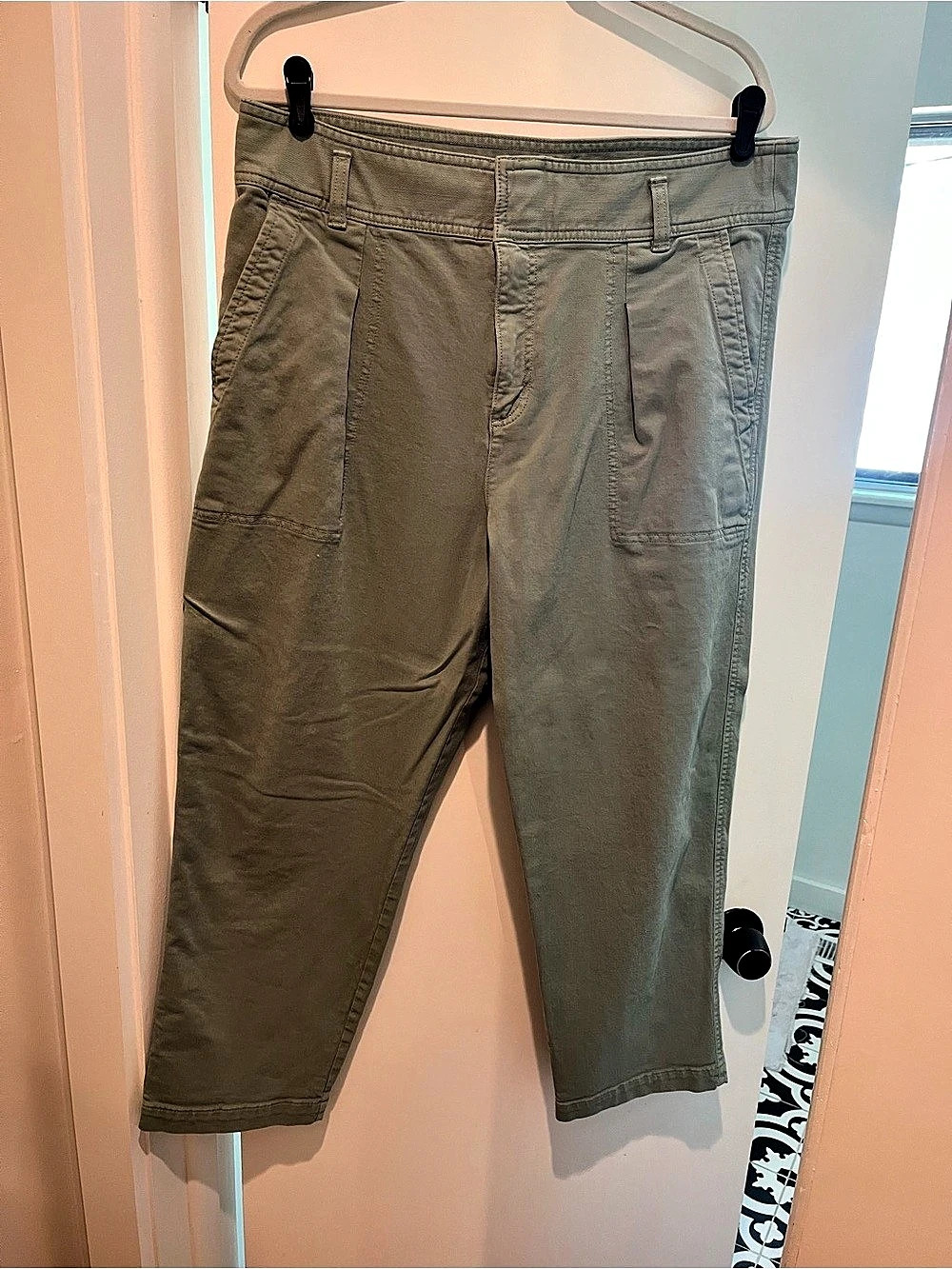 LOFT Women's Cropped Straight Leg Pants Green - size 14